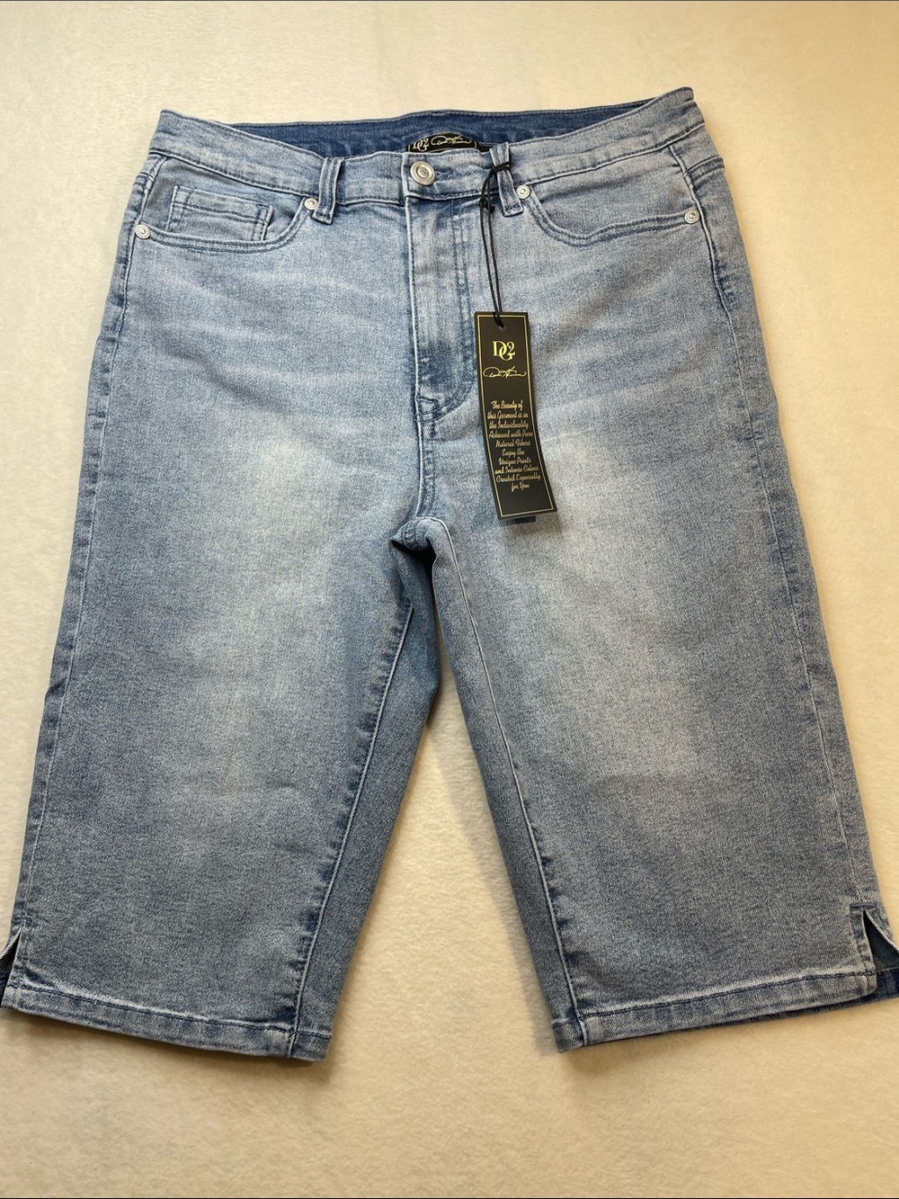 DG2 by Diane Gilman Light Blue Denim Bermuda Shorts WOMENS SIZE 10 NWT